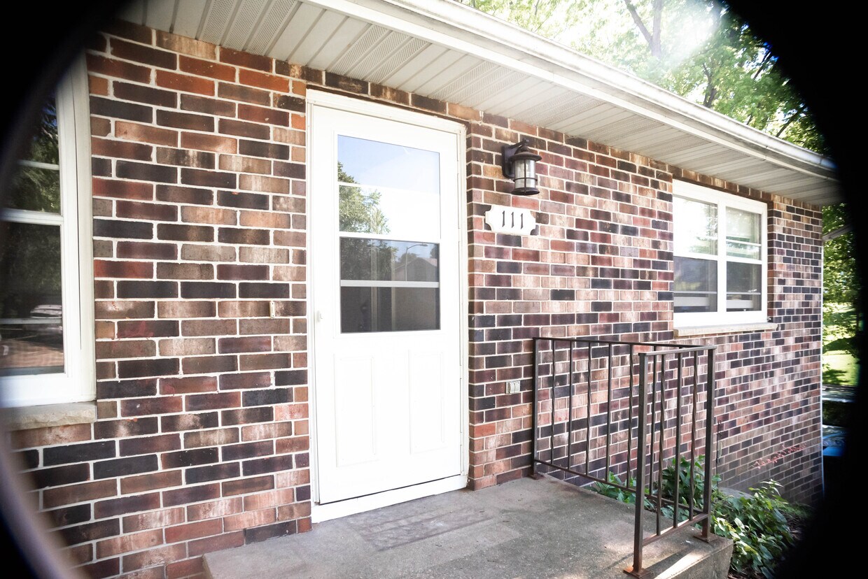 111 W Garfield St, Mount Horeb, WI 53572 Townhome Rentals in Mount