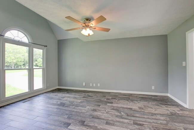 Building Photo - 180 Kings Deer Dr