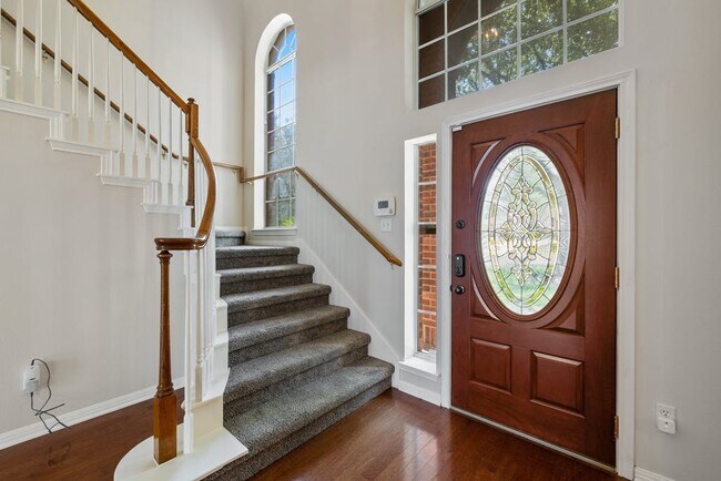 Building Photo - 2275 Fernspring Dr