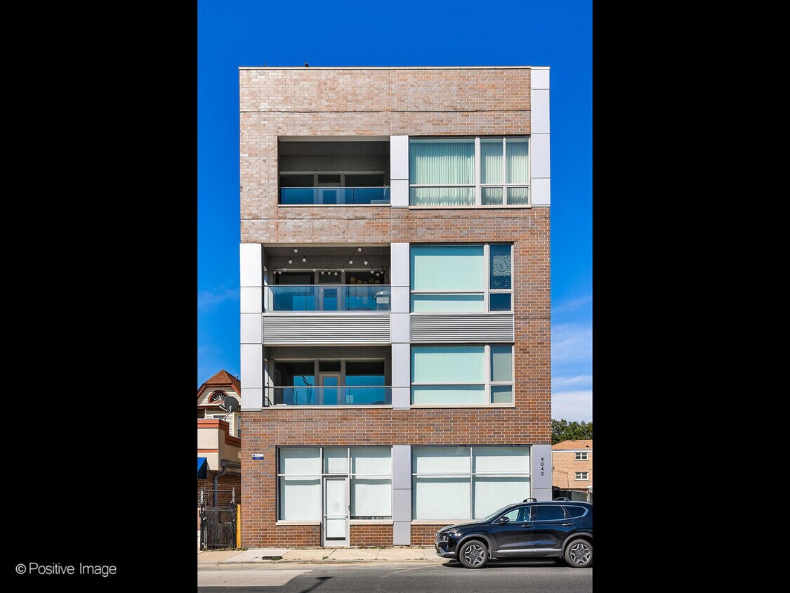 Primary Photo - 4042 N Pulaski Rd