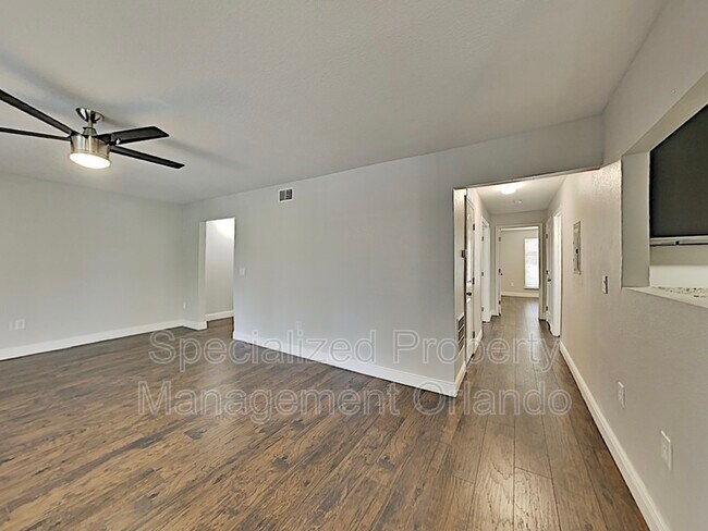 Foto del edificio - 3979 Versailles Dr