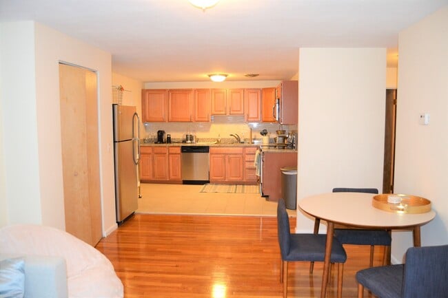 Foto del edificio - 110 Babcock St