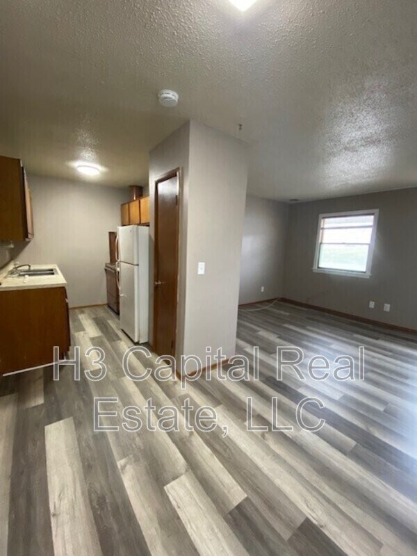 Building Photo - 80 Phillips Dr