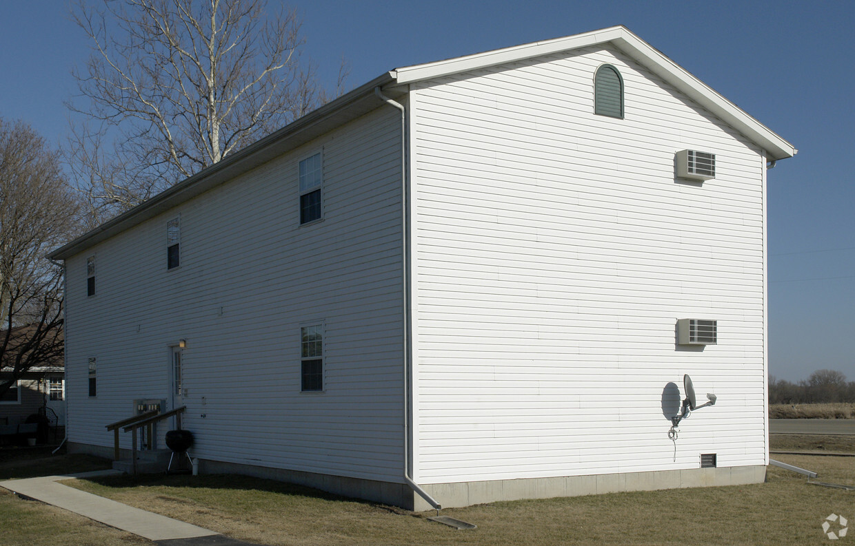 Building Photo - 416 E 3rd St