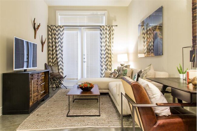 Foto del edificio - 1623 E 6th St