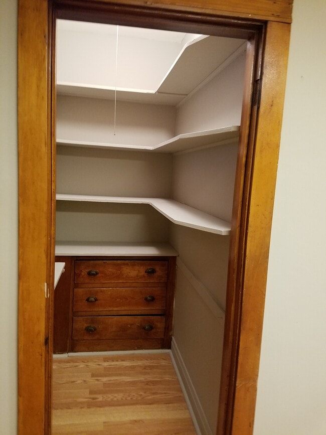 Kitchen Pantry - 4631 N Keating Ave