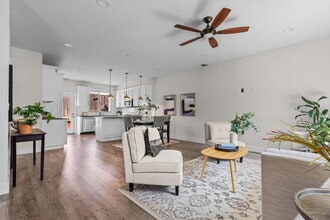 Building Photo - 5965 Hilltop Dr Building Photo - 5965 Hilltop Dr