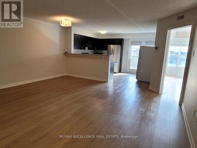 Building Photo - 1350 Main St E