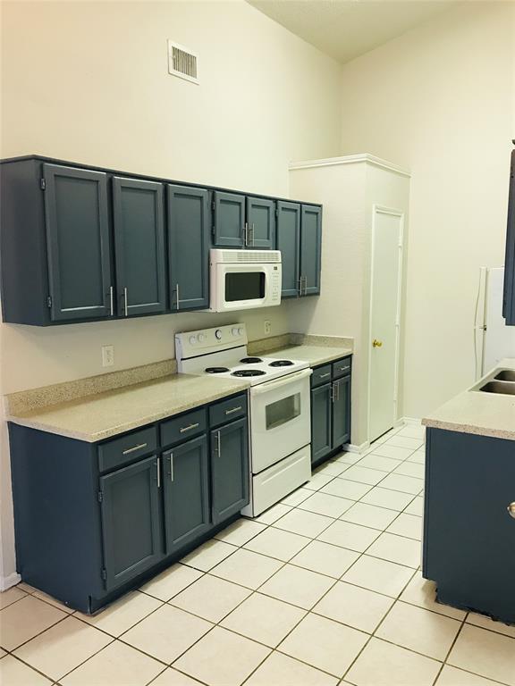 Foto del edificio - 117 Trae St