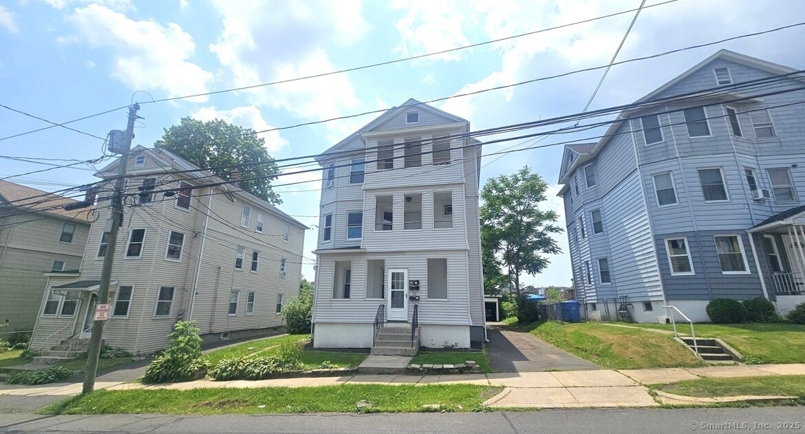 Primary Photo - 62 Miller St