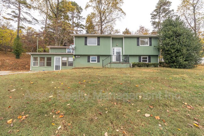 Building Photo - 8611 Foust Hollow Rd