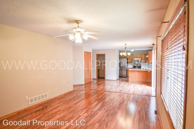 Building Photo - 3 br, 2.5 bath House - 5020 Timberline Dr