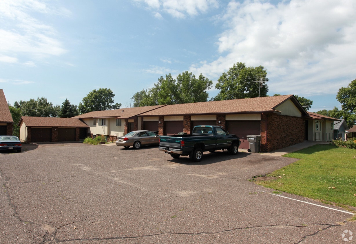 724734 E 11th St, New Richmond, WI 54017 Apartments in New Richmond