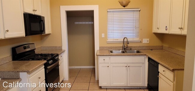 Building Photo - 3 br, 2 bath House - 325 Berkeley Avenue