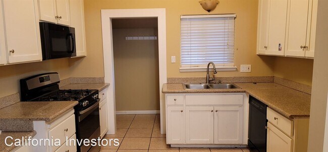 Foto del edificio - 3 br, 2 bath House - 325 Berkeley Avenue