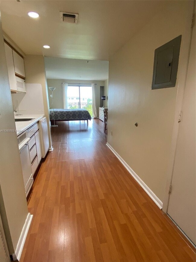 Building Photo - 5741 Sunset Dr