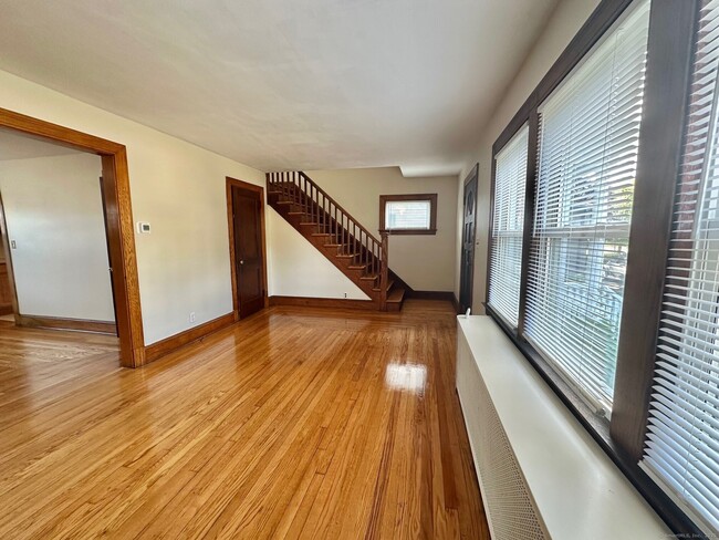 Foto del edificio - 93 Kimberly Ave