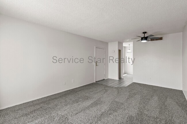 Building Photo - 2831 E Monte Cristo Ave