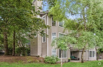 Building Photo - 10009 NE 120th Ln