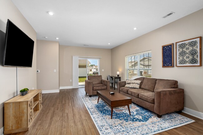 Building Photo - 3854 Muscat Dr