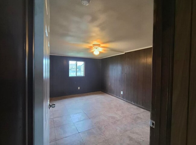 Building Photo - Cute 4 bedroom + Den, 2 bath home AVAILABLE NOW!