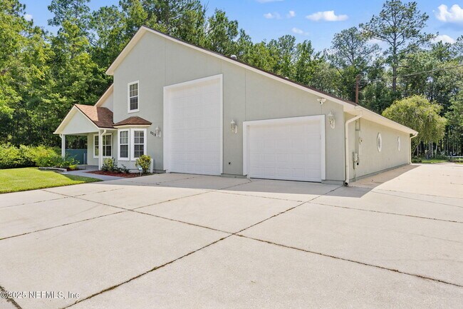 Building Photo - 6218 Hunters Ln