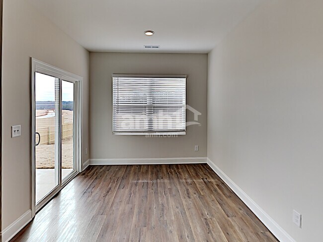 Foto del edificio - 160 Legacy Dr