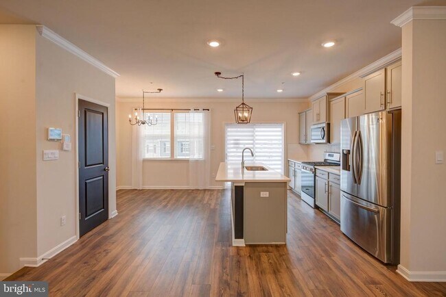 Foto del edificio - 5059 Silver Oak Dr