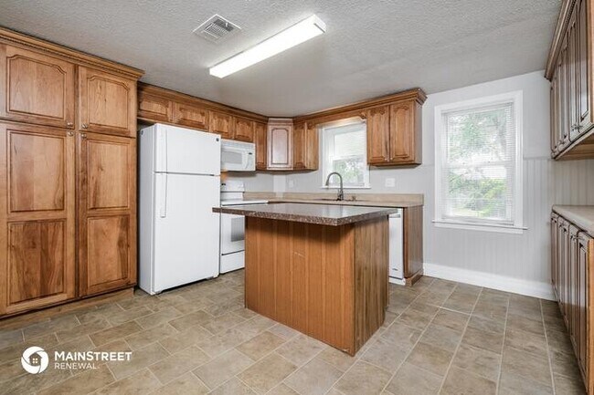 Foto del edificio - 6610 NE ridgeway Avenue, Kansas City, MO 6...