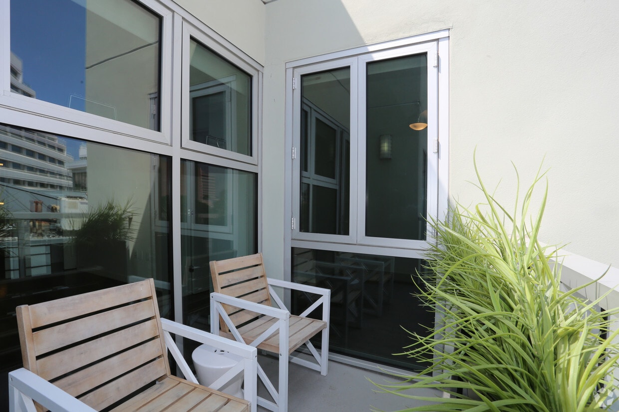 Studio - Chelsea Santa Monica