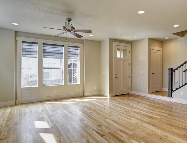 Foto del edificio - 2 bed, 2.5 bath Exquisite Harris Ranch Mil...