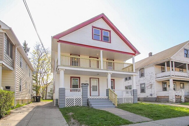 Building Photo - 385 E 160th St