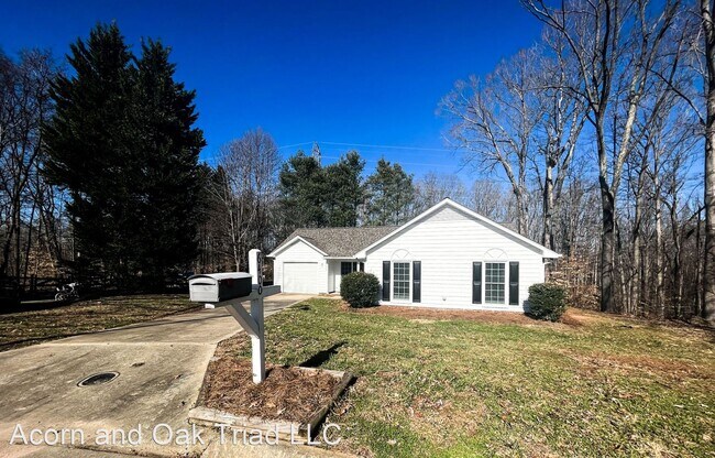 Foto del edificio - 3 br, 2 bath House - 6400 Chamblee Ct