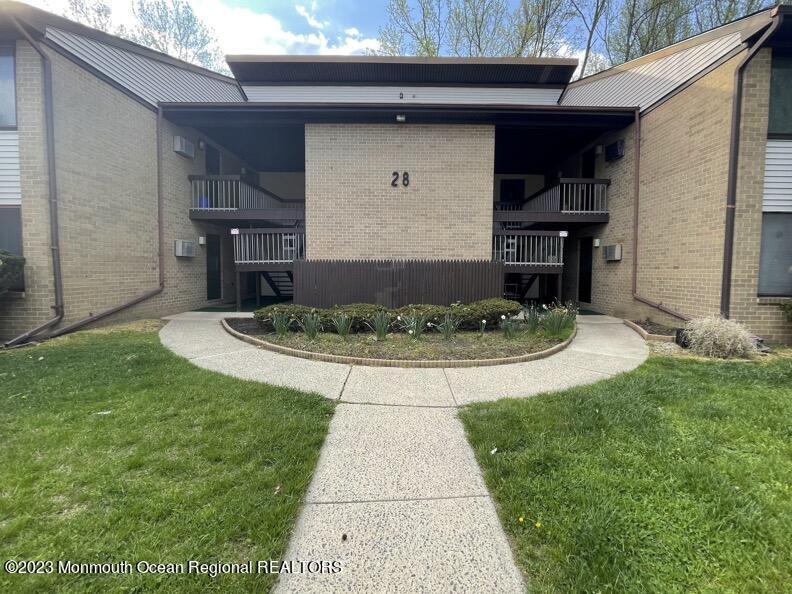 28 Meadow Green Cir, Manalapan Township, NJ 07726 House Rental in