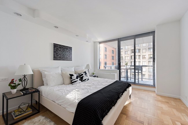 Building Photo - 62 W 62nd St