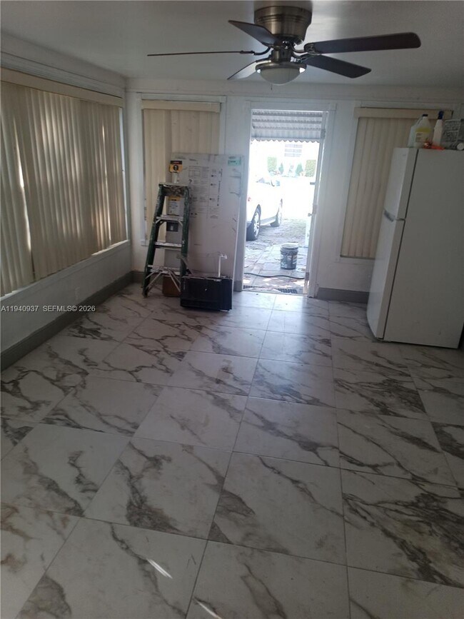 Foto del edificio - 6280 SW 8th Pl