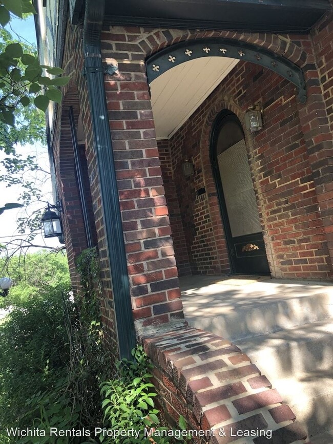 2 br, 2 bath House - 3622 E. First photo'