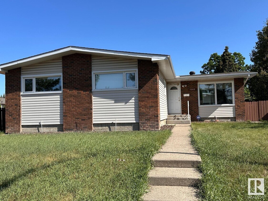 Photo principale - 7308-7137 137 Ave NW