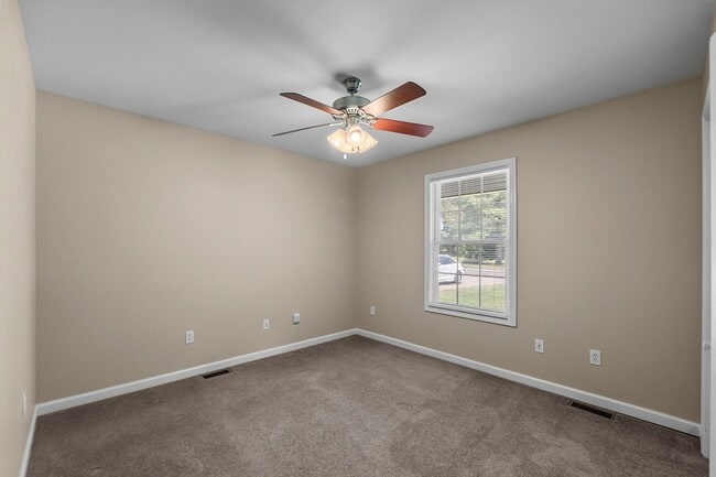 Building Photo - 124/130 Comanche Lane