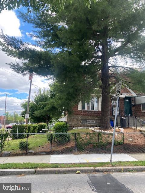 Foto del edificio - 648 Alcott St