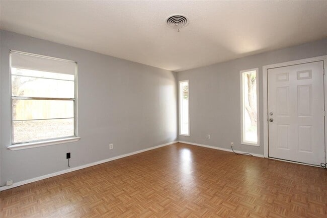 Building Photo - 2103 Columbia Cove