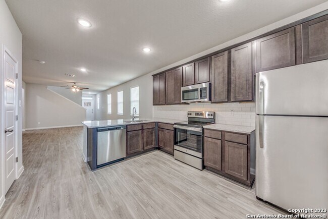 Foto del edificio - Gorgeous 3/2.5 on cul-de-sac in Cibolo wit...