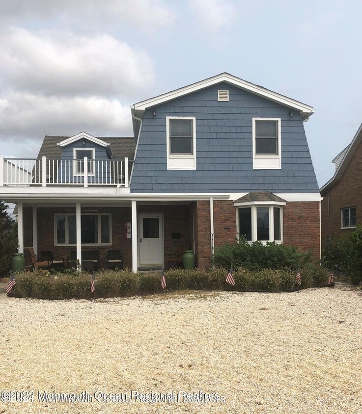 12 York Ave, Spring Lake, NJ 07762 House for Rent in Spring Lake, NJ