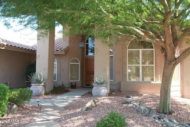 Building Photo - 9113 E Palm Tree Dr