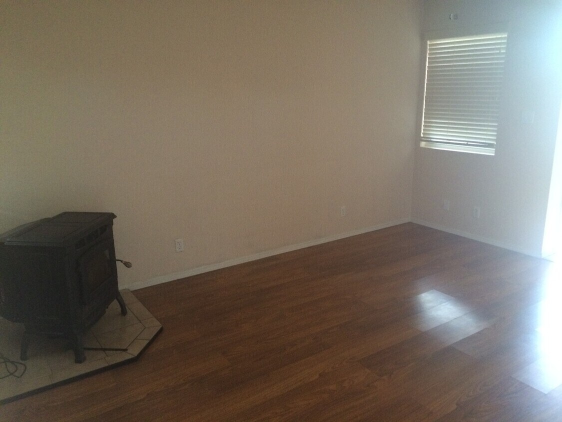 Building Photo - 513 Cimarron Meadows Dr