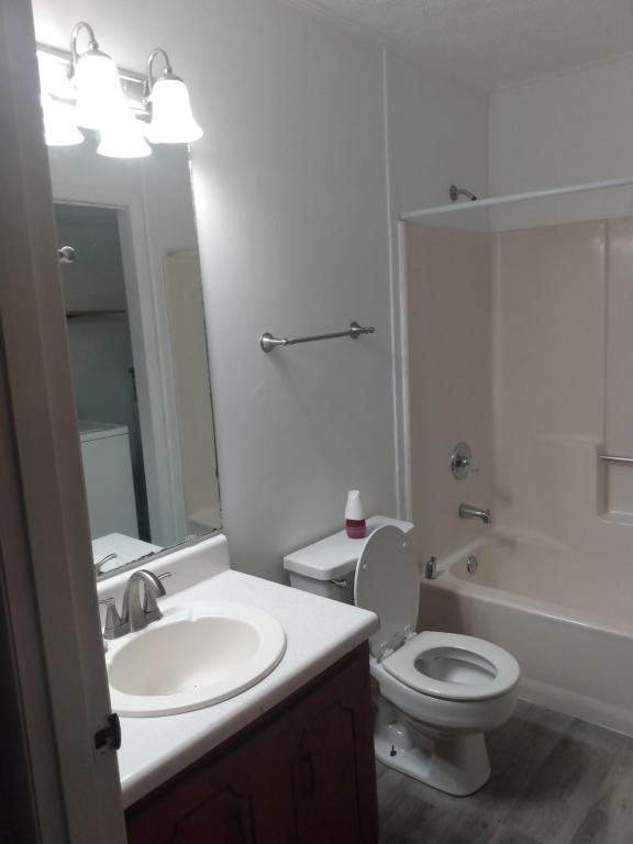 Building Photo - 300 Apache Dr