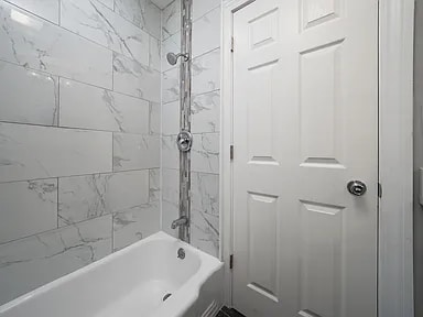 baño - 1019 N Springfield Ave