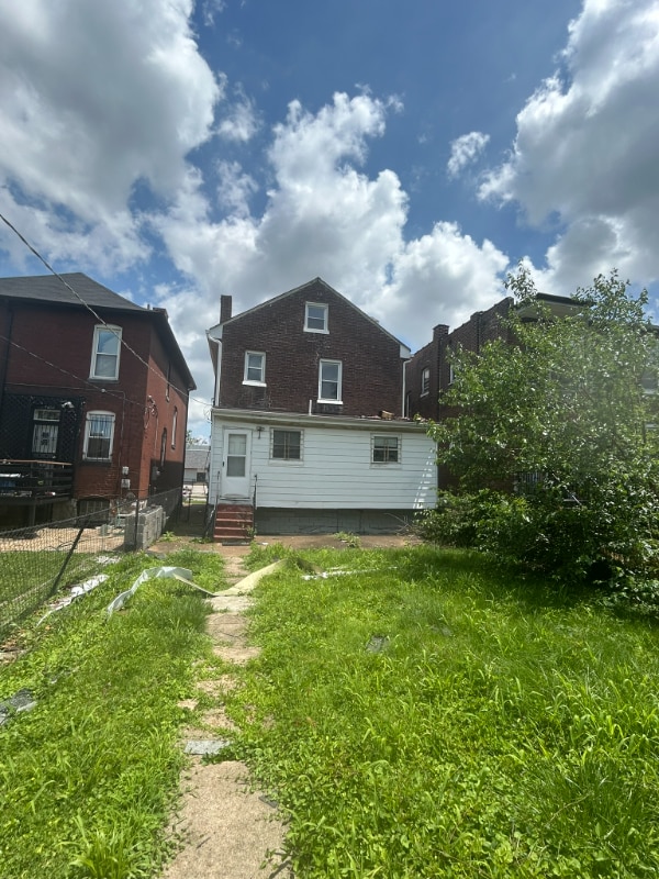 Building Photo - 4253 Holly Ave