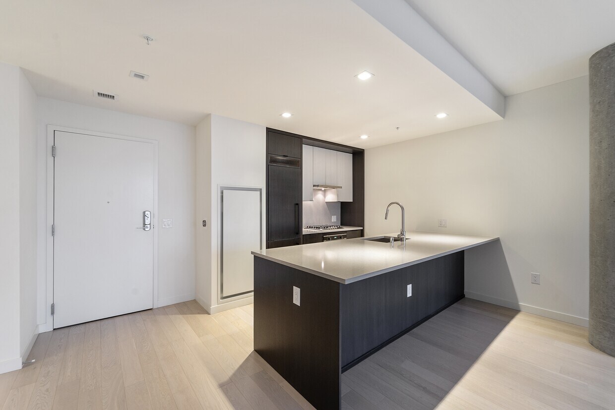 Foto principal - 590 1st Ave S