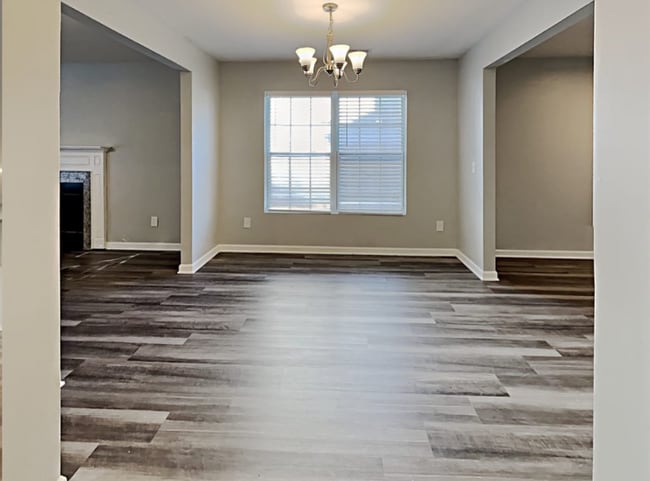 Building Photo - 3770 Burtons Barn St